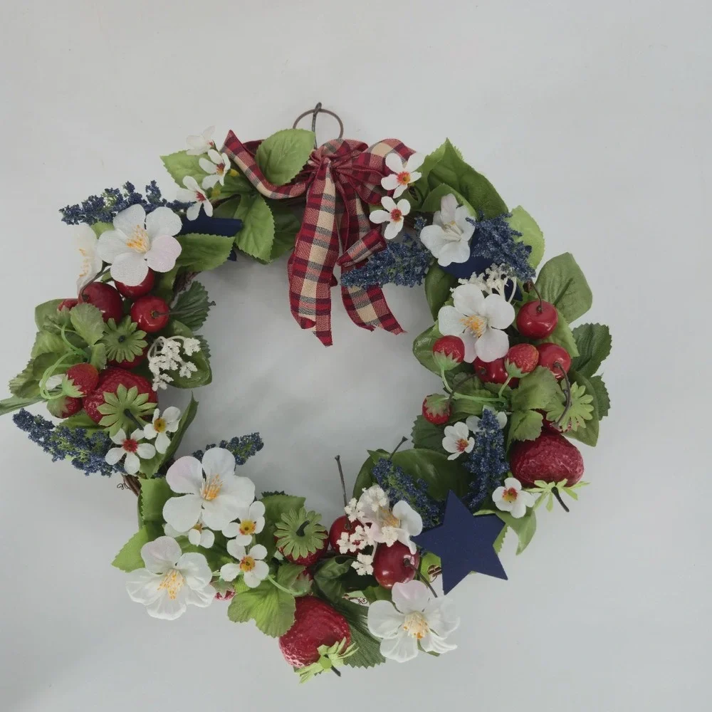 Vintage Avon 2002 Americana Style Wreath Patriotic Strawberry Floral Box July 4